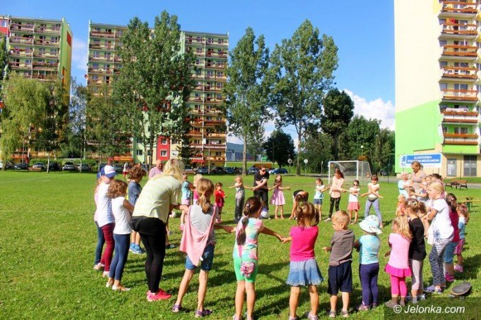sonce-czy-deszcz-zabawa-przednia-jest-foto-64342