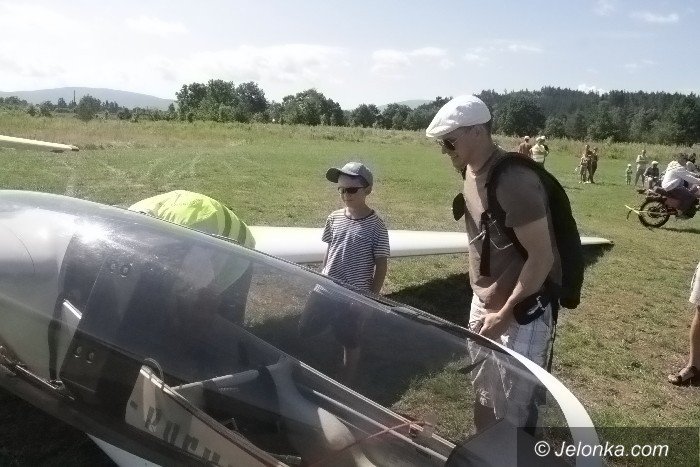 ostatni-dzien-wakacyjnych-pokolonii-w-aeroklubie-jeleniogorskim-foto-64344