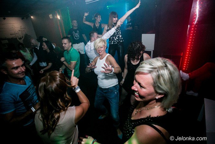 dj-adamus-serwowa-hity-w-klubie-kwadrat-foto-64351