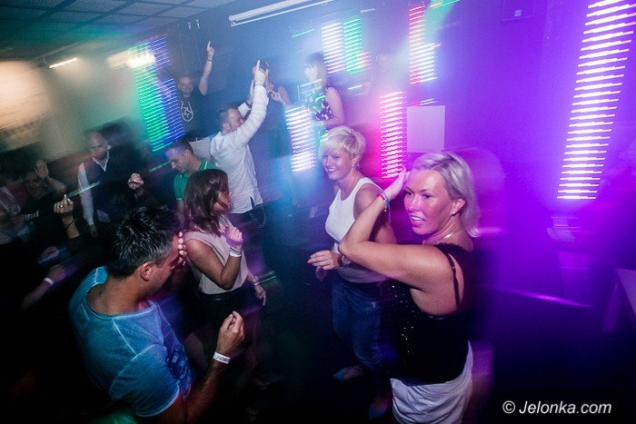dj-adamus-serwowa-hity-w-klubie-kwadrat-foto-64351
