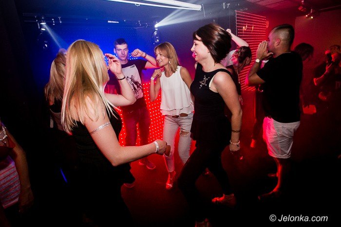 dj-adamus-serwowa-hity-w-klubie-kwadrat-foto-64351