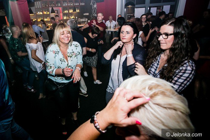 dj-adamus-serwowa-hity-w-klubie-kwadrat-foto-64351