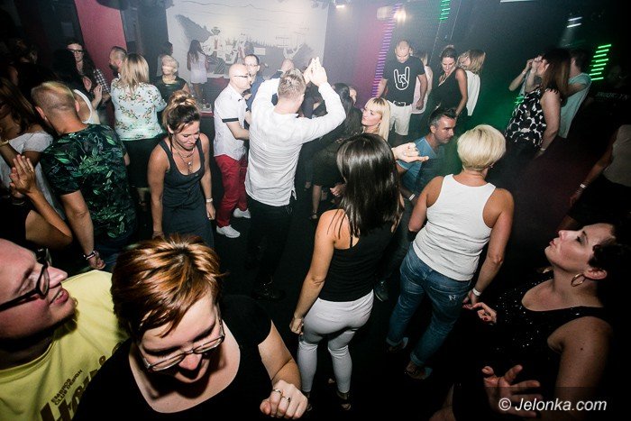 dj-adamus-serwowa-hity-w-klubie-kwadrat-foto-64351