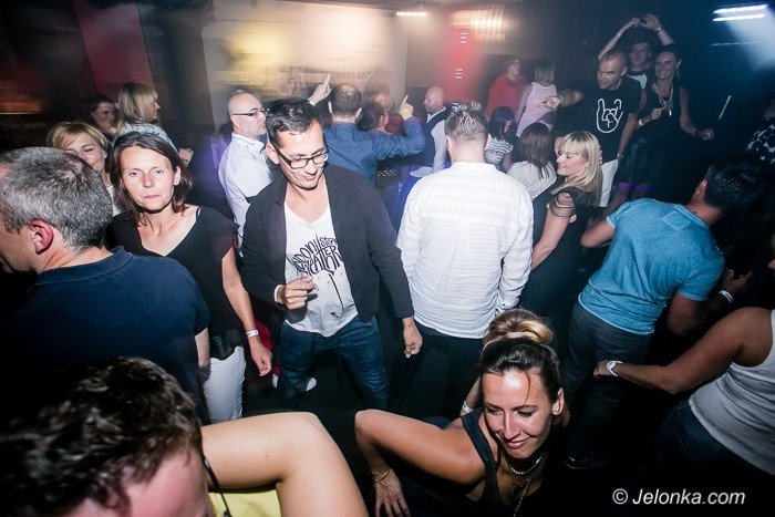 dj-adamus-serwowa-hity-w-klubie-kwadrat-foto-64351