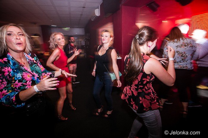 dj-adamus-serwowa-hity-w-klubie-kwadrat-foto-64351