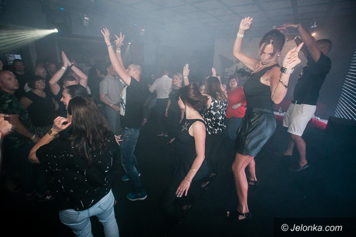 dj-adamus-serwowa-hity-w-klubie-kwadrat-foto-64351