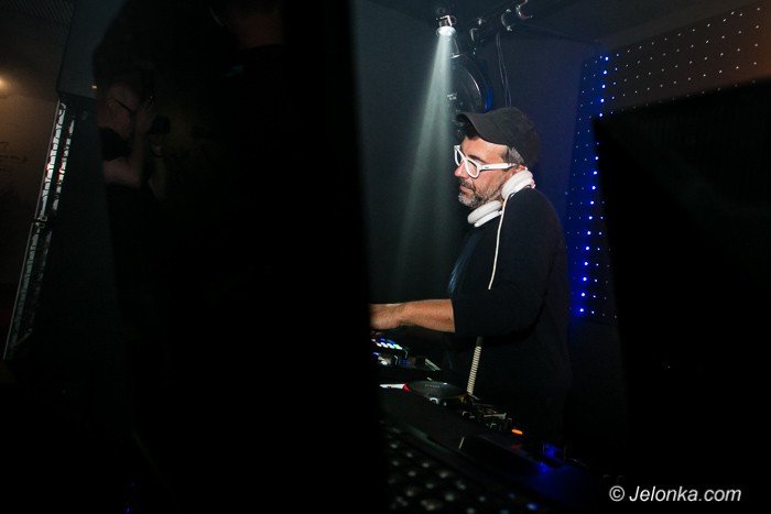 dj-adamus-serwowa-hity-w-klubie-kwadrat-foto-64351