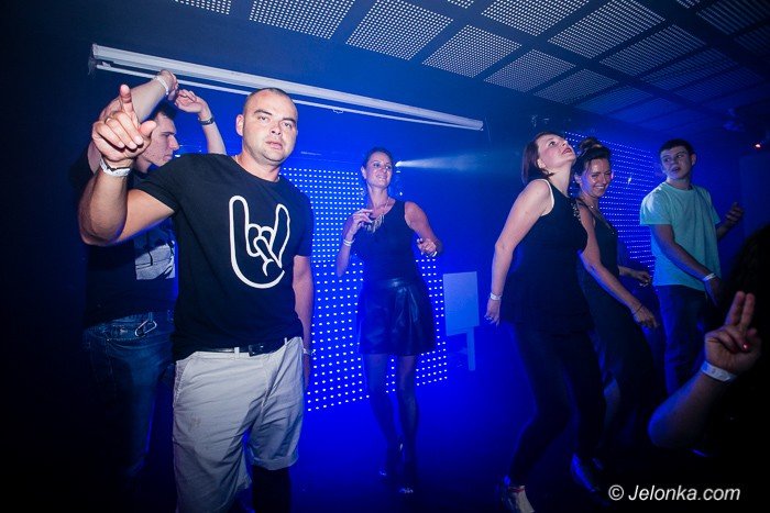 dj-adamus-serwowa-hity-w-klubie-kwadrat-foto-64351