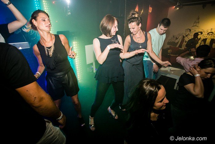 dj-adamus-serwowa-hity-w-klubie-kwadrat-foto-64351