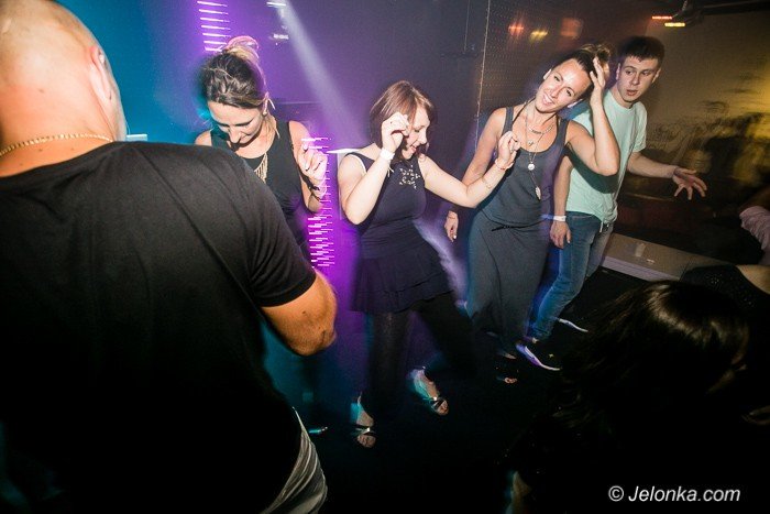 dj-adamus-serwowa-hity-w-klubie-kwadrat-foto-64351