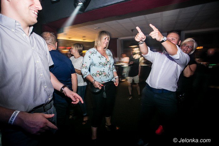 dj-adamus-serwowa-hity-w-klubie-kwadrat-foto-64351