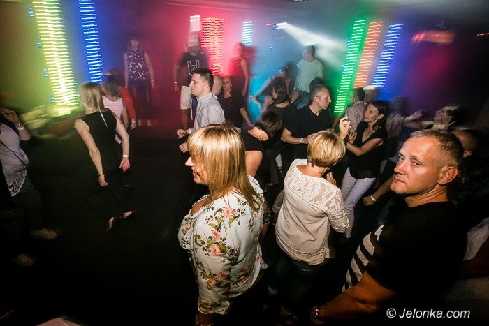 dj-adamus-serwowa-hity-w-klubie-kwadrat-foto-64351