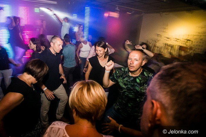 dj-adamus-serwowa-hity-w-klubie-kwadrat-foto-64351