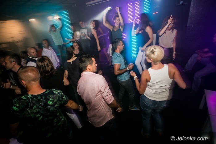 dj-adamus-serwowa-hity-w-klubie-kwadrat-foto-64351