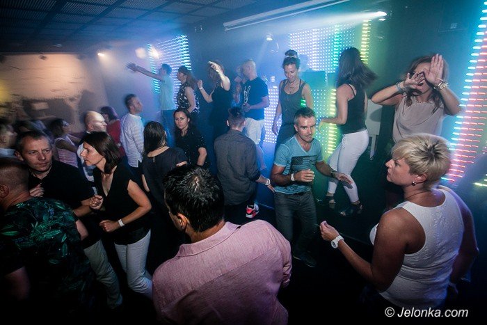 dj-adamus-serwowa-hity-w-klubie-kwadrat-foto-64351