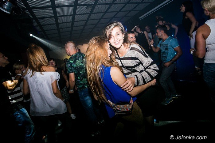 dj-adamus-serwowa-hity-w-klubie-kwadrat-foto-64351