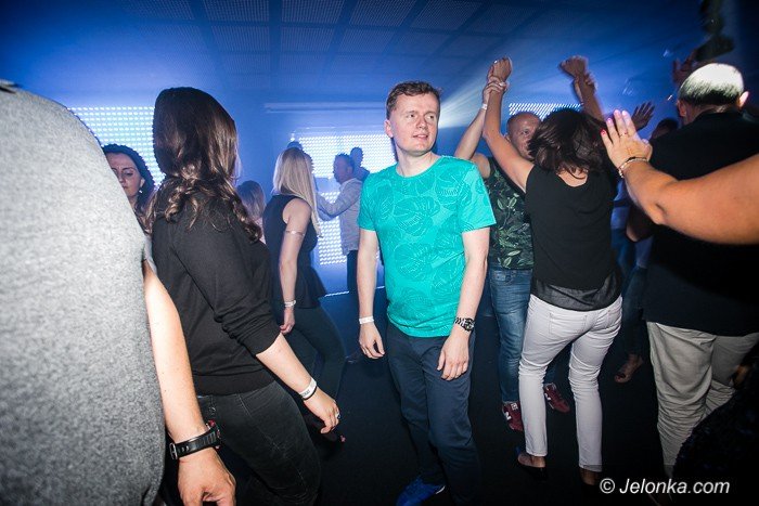 dj-adamus-serwowa-hity-w-klubie-kwadrat-foto-64351