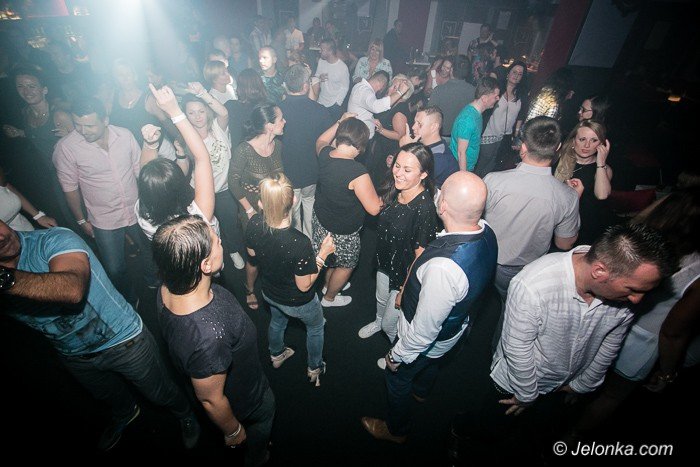 dj-adamus-serwowa-hity-w-klubie-kwadrat-foto-64351