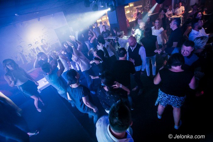 dj-adamus-serwowa-hity-w-klubie-kwadrat-foto-64351