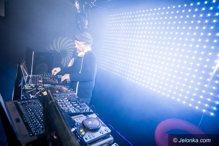 dj-adamus-serwowa-hity-w-klubie-kwadrat-foto-64351