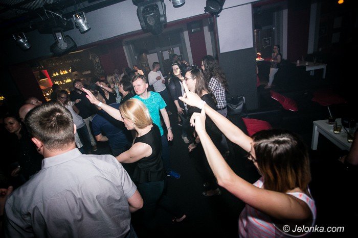 dj-adamus-serwowa-hity-w-klubie-kwadrat-foto-64351