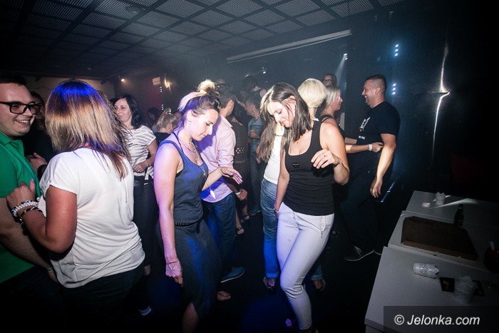 dj-adamus-serwowa-hity-w-klubie-kwadrat-foto-64351