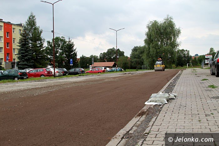 kolejny-kawaek-asfaltu-na-zabobrzu-foto-64375