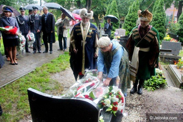 oddali-czesc-zonierzowi-pierwszej-kompanii-kadrowej-foto-64443