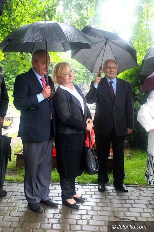 oddali-czesc-zonierzowi-pierwszej-kompanii-kadrowej-foto-64443