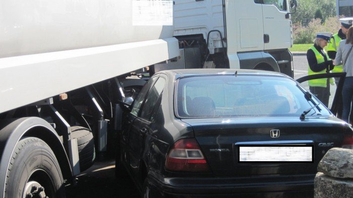zderzenie-cysterny-z-honda-na-ul-wrocawskiej-foto-64594