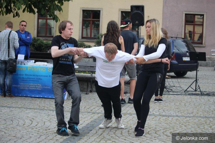 modziez-prezentowaa-swoja-wiare-foto-64601
