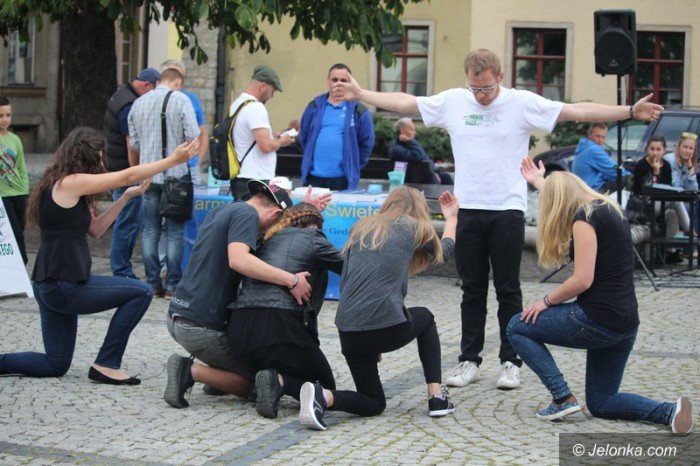 modziez-prezentowaa-swoja-wiare-foto-64601