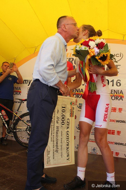 maja-woszczowska-powitana-jak-krolowa-foto-64728