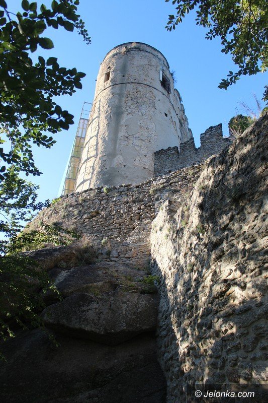 ratuja-mury-zamku-chojnik-foto-64790
