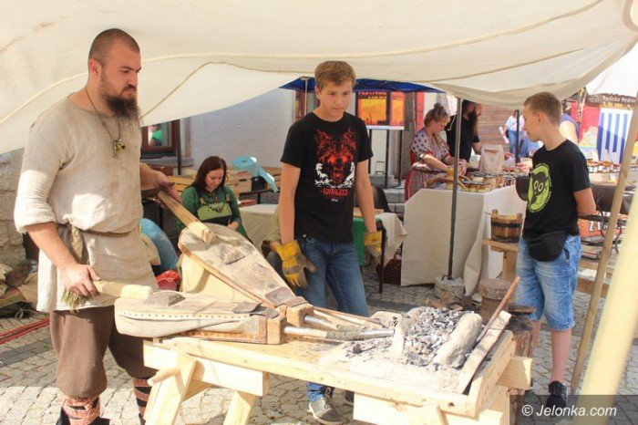 rzemieslnicy-prezentuja-sie-na-artglass-festiwalu-foto-64832