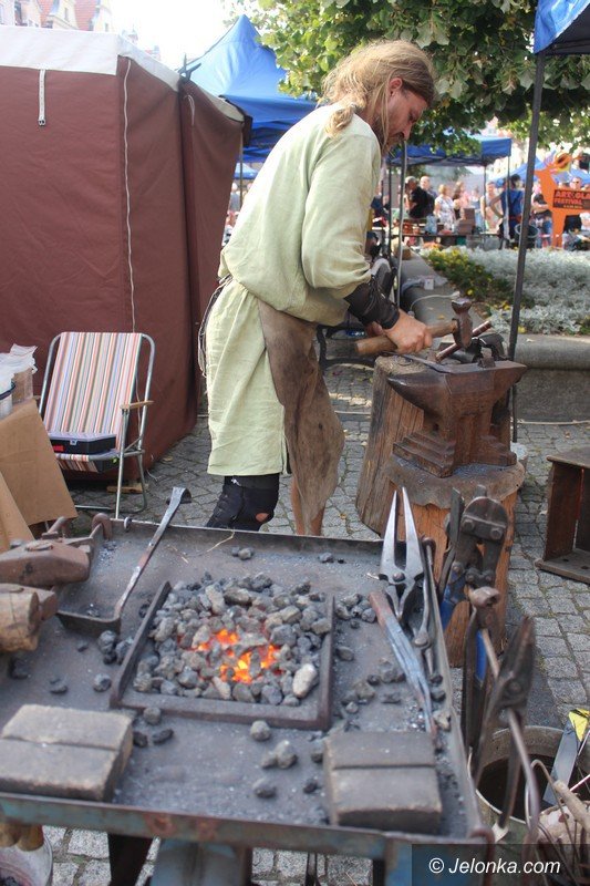 rzemieslnicy-prezentuja-sie-na-artglass-festiwalu-foto-64832