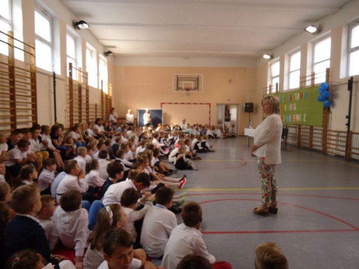 robert-dudzik-i-narodowe-czytanie-w-sp13-foto-64844