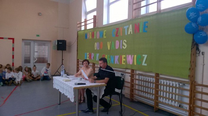 robert-dudzik-i-narodowe-czytanie-w-sp13-foto-64844