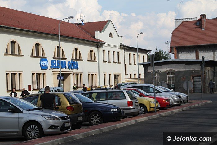 czytelnik-mzk-mija-sie-z-pociagami-foto-64866
