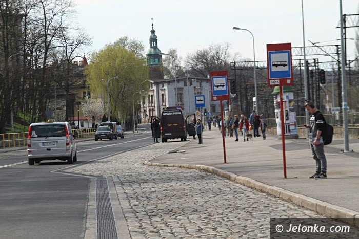 czytelnik-mzk-mija-sie-z-pociagami-foto-64866