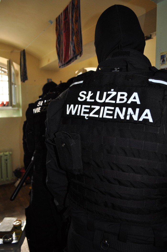 specjalne-suzby-wiezienne-szkoliy-sie-w-jeleniej-gorze-foto-64882