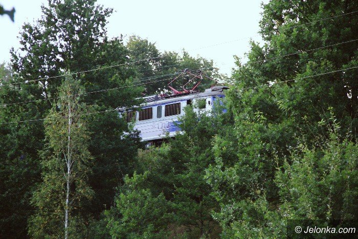 smierc-na-torach-w-janowicach-wielkich-foto-64946