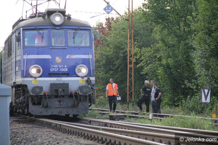 smierc-na-torach-w-janowicach-wielkich-foto-64946