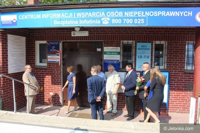 otwarto-biuro-posanki-nowoczesnej-foto-64953