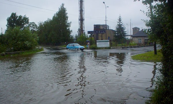 wielka-woda-niszczy-szosy-wiesci-na-goraco-6500