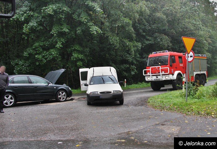 zderzenie-dwoch-aut-na-drodze-do-karpacza-foto-65077