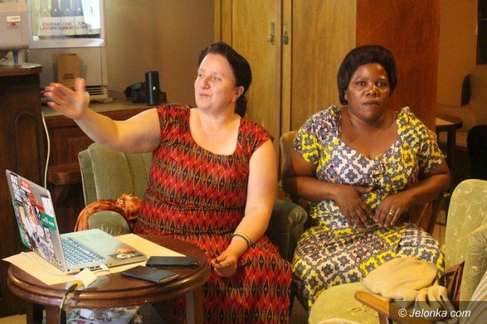 pomagaja-dzieciom-z-rwandy-foto-65141