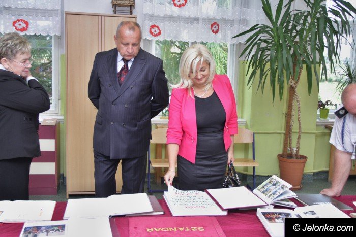 podwojna-uroczystosc-szkoy-w-siedlecinie-foto-65159