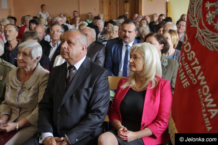 podwojna-uroczystosc-szkoy-w-siedlecinie-foto-65159