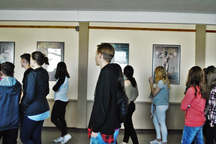 plakat-w-szkole-wystawa-w-zsoit-foto-65173